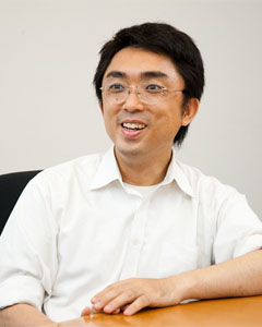 「Oracle LOVERS」主宰者の吉田 基崇氏。同ユーザー会ではmixiで参加者を募集する