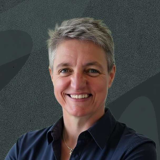 Sarah Henry headshot