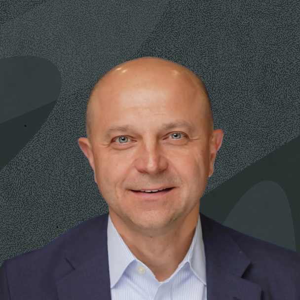 Christopher Doroszczyk headshot