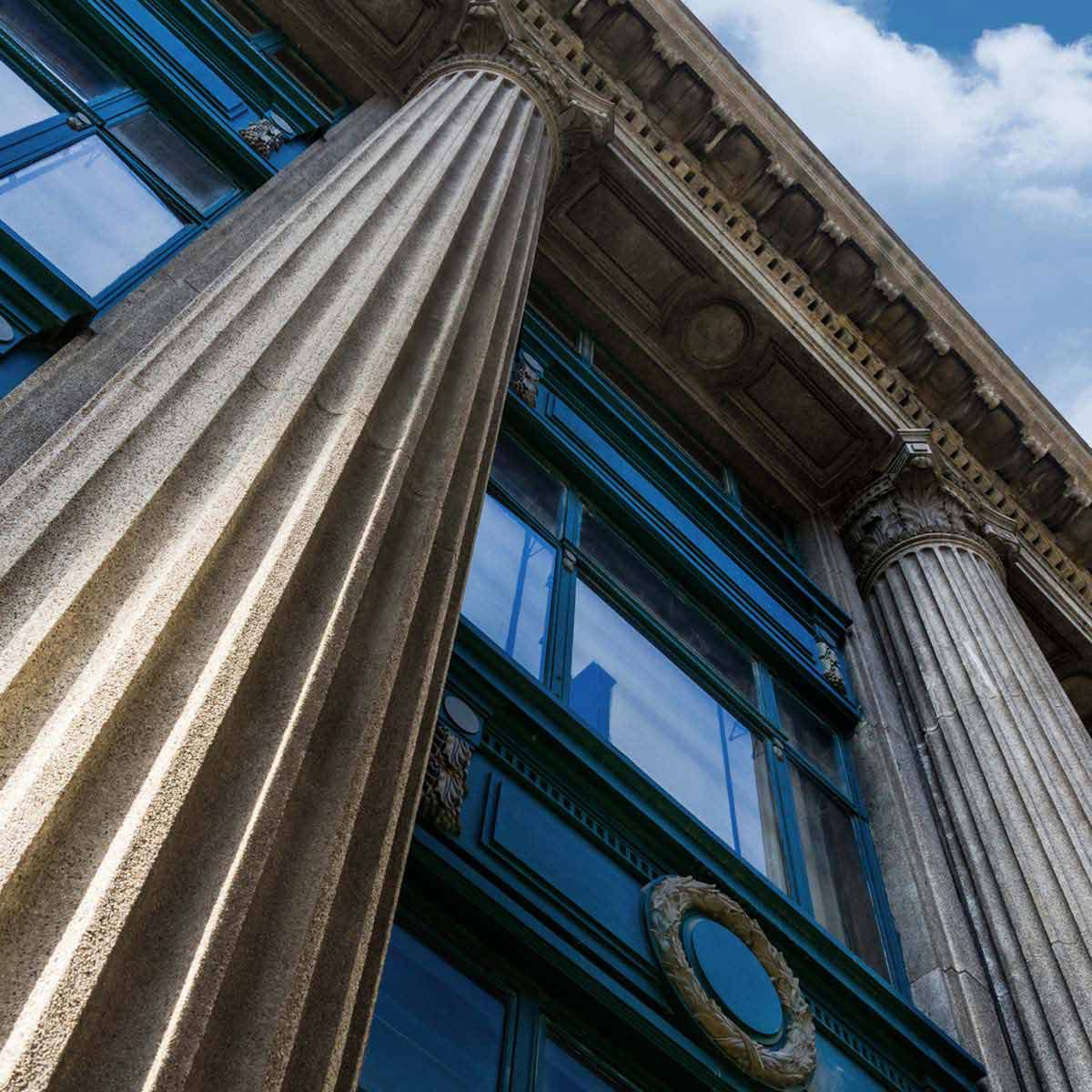 Anti–Money Laundering (AML) and Financial Crime Compliance | Oracle